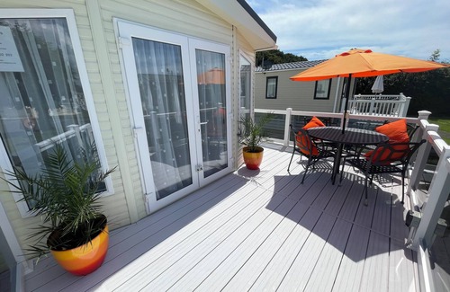 Christchurch House | Palm Trees holiday home - luxury home on the 5 star Hoburne Park holiday resort