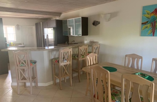 Porters House | 'Palm View', West Coast 3 bd/3.5br villa with Private Pool *QUARANTINE APPROVED*