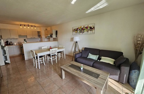 Solenzara Apartment | Palmeraie 406- Air-conditioned- pool view- beach and shops on foot
