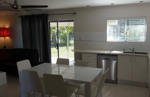 Rainbow Beach House | Palmgrove 1 - Rainbow Beach. Gorgeous, modern beach escape in a great location. Aircon. Wifi