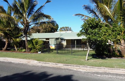 Rainbow Beach House | Palmgrove 2 - Rainbow Beach. Gorgeous, modern beach escape in a great location. Aircon. Wifi
