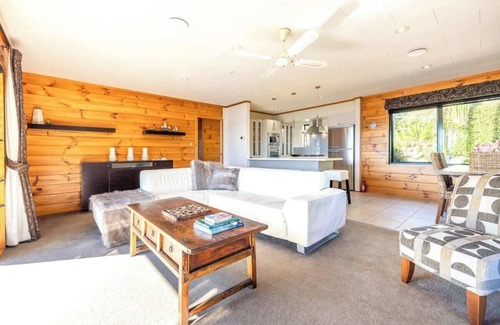 Surfdale House | Palms on Kennedy Point | Stay Waiheke