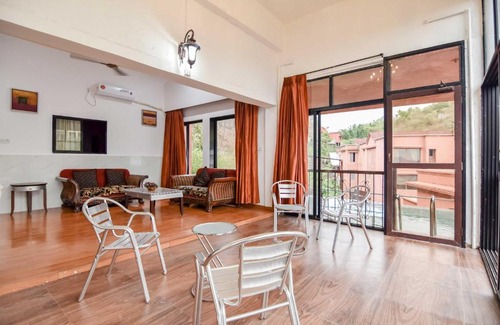 Aarey Colony Villa | Palms Villas