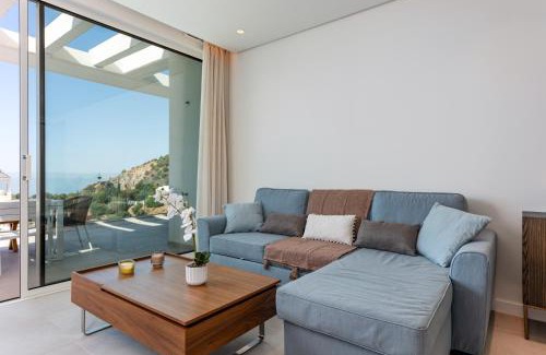 Ojen Apartment | Palo Alto