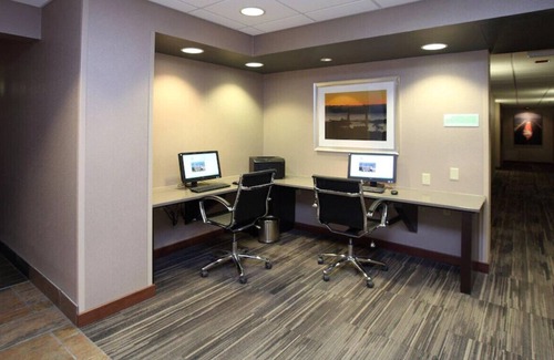 Downtown - Waterfront House | Pamper Yourself in a Luxurious Escape! W/ WiFi