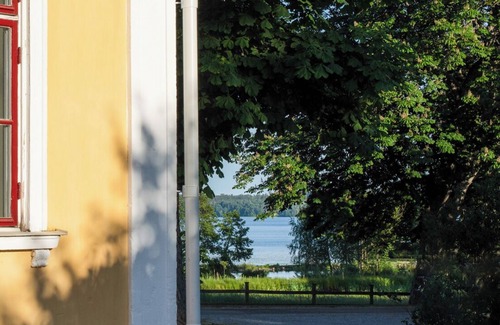 Stora Sundby Villa | Pampig Nyrenoverad Villa i Slottsmiljö