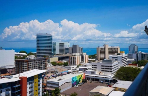 Darwin City Centre Apartment | Pandanas Apt 7 (15th fl with harbour & city views)