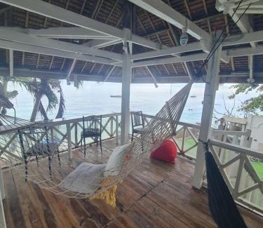 Dauis Villa | Panglao paradise white beach villa