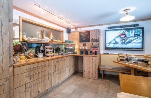 Kaprun Apartment | Panorama Hotel Guggenbichl - inkl Sommerkarte, einmaliger Eintritt ins Tauern Spa & bester Ausblick über Kaprun