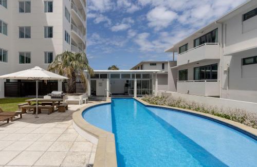 Mount Maunganui Apartment | Panorama Penthouse Luxe Ocean Views & Pool
