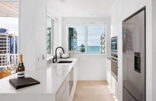 Mount Maunganui Apartment | Panorama Penthouse Luxe Ocean Views & Pool
