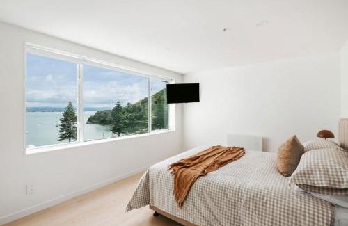 Mount Maunganui Apartment | Panorama Penthouse Luxe Ocean Views & Pool