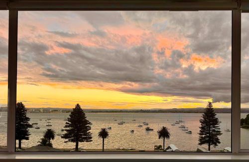 Mount Maunganui Apartment | Panorama Penthouse Luxe Ocean Views & Pool