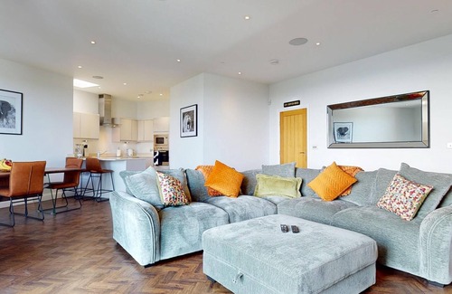 Ashford Apartment | Panorama Penthouse Duplex