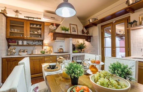 Lucca Villa | Panoramic 4 Bedrooms Farmhouse with Private Pool in Lucca close to Town Centre