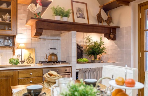 Lucca Villa | Panoramic 4 Bedrooms Farmhouse with Private Pool in Lucca close to Town Centre