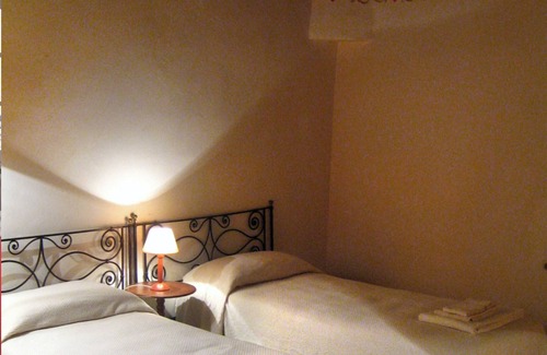 Foiano della Chiana Other | Panoramic apartment in old farmhouse. Farm with historic wine cellar.