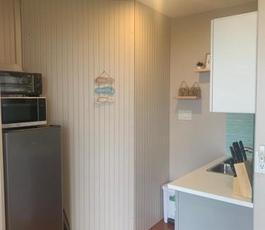 Central Okanagan Bed & Breakfast | Panoramic Acres B & B - Lake & Mountain Views