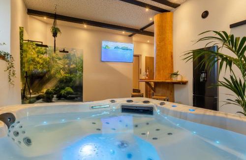 Gonnersdorf Ski Chalet | Panoramic Chalet Hot Tub, BBQ, view, terrace