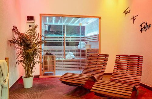 Gonnersdorf Ski Chalet | Panoramic Chalet Hot Tub, BBQ, view, terrace