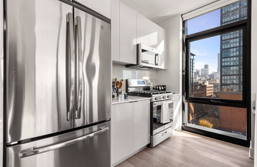 West Loop Apartment | Panoramic City Views + Prime West Loop Location