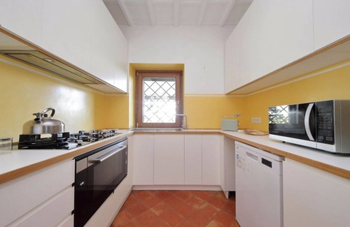 Trionfale Apartment | Panoramic cottage for 4 with private garden and swimmingpool