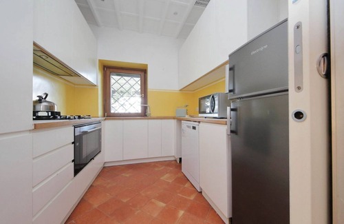 Trionfale Apartment | Panoramic cottage for 4 with private garden and swimmingpool