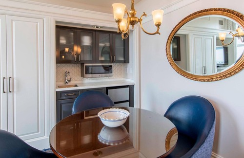 Downtown Boston Resort | Panoramic Harbor Views from CustomHouse Observation Deck, 1-Bedroom Suite