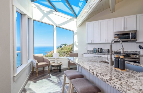 Manchester House | Panoramic Ocean Views - Private Beach - Dog Friendly - EV
