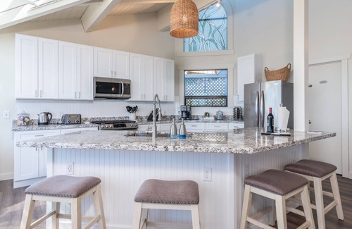 Manchester House | Panoramic Ocean Views - Private Beach - Dog Friendly - EV