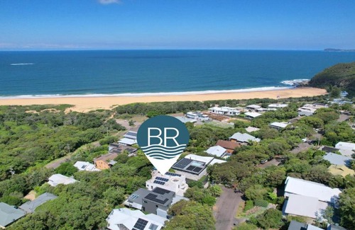 Killcare House | Panoramic Ocean Views and Short Walk To Beach