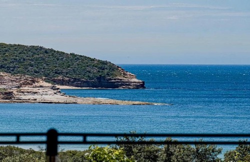 Killcare House | Panoramic Ocean Views and Short Walk To Beach