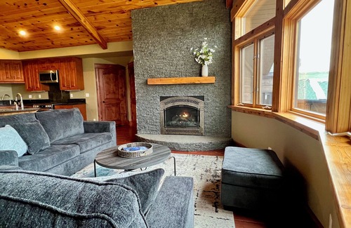 Livingston House | Panoramic Paradise: Stay in Livingston's Best!