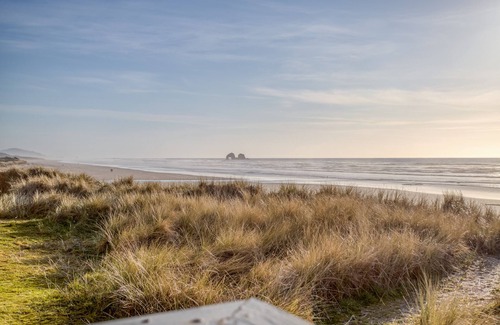 Rockaway Beach Condo | Panoramic Rockaway Beach Views From This Beautifully Appointed Oceanfront Condo!
