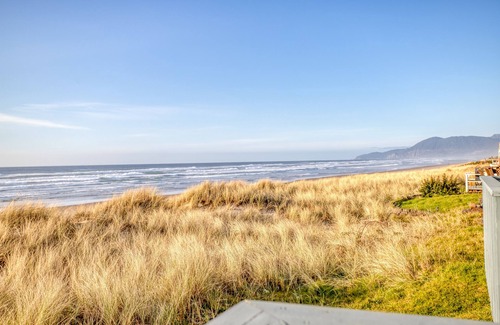 Rockaway Beach Condo | Panoramic Rockaway Beach Views From This Beautifully Appointed Oceanfront Condo!
