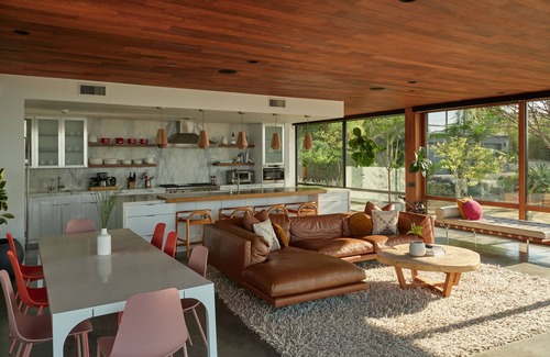 Eastern Malibu House | Panoramic Sea View, Designer MCM House + Studio