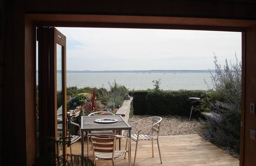 Hill Head Cottage | panoramic sea views, beach side, Coastguard Cottage, Hampshire