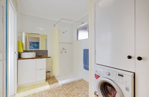 Merimbula Apartment | Panoramic Townhouses (3 Bedroom Pet Friendly Apartment with views) - 5+ nights