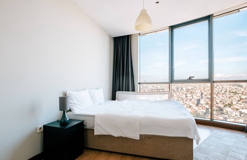 Atasehir Apartment | Panoramic Urban Retreat, 4 Mins to Optimum
