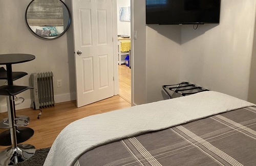 Courtenay Apartment | Panoramic view, 1 BR suite, NEW living room and patio!