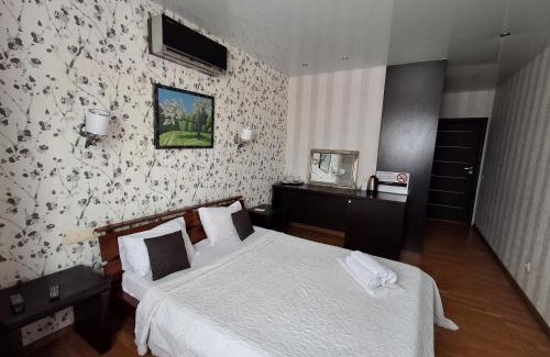 Darnyckyj Apartment | Panoramic view apartment Poznyaky
