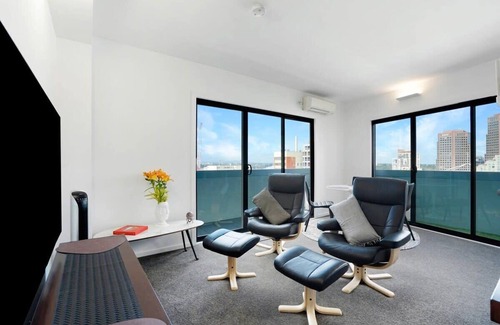 Melbourne Central Business District Apartment | Panoramic View CBD 1 Bed Apt +OFFICE (Collins)