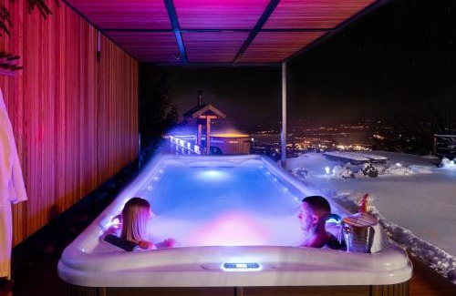 Hocko Pohorje House | Panoramic View Cottage Heated Pool, Swimspa & Sauna