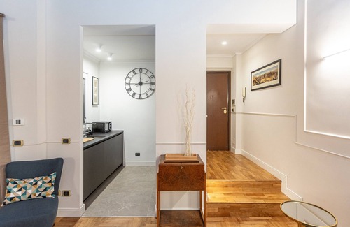 Rione III Colonna Apartment | Pantheon Apartment with Terrace