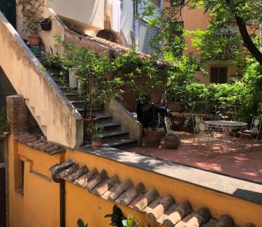 Rione XI Sant'Angelo Apartment | Pantheon, Campo de fiori mini garden