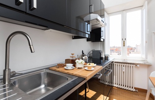 Rome City Centre Apartment | Pantheon view , near Vatican, Piazza Navona Trevi Fountain