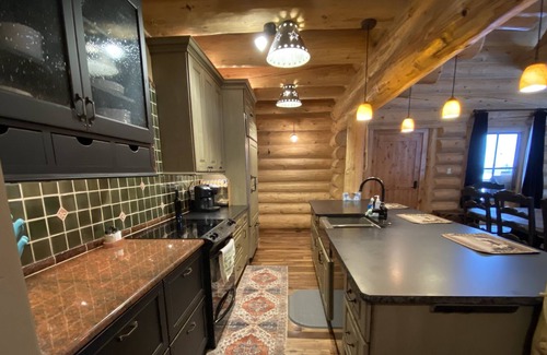 South Fork House | Papa's Place