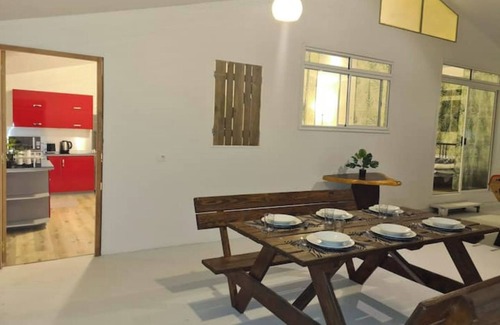 Papara House | "Papara - Taharuʻu Beach 2BR House - Surf & Family - garden & secure garage