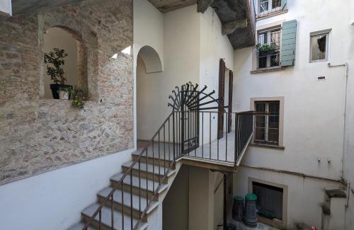 Citta Alta House | Papavero Piazza Delfino