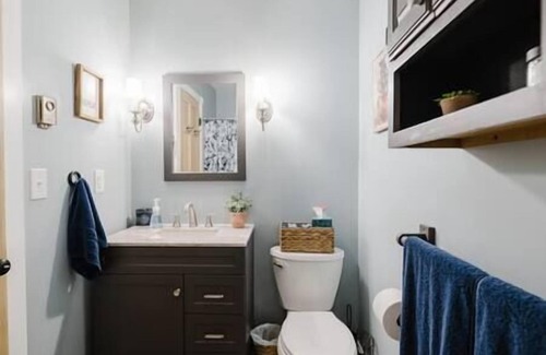 Huntington Mills Bed & Breakfast | Paper Mill Pines Bed and Breakfast: The Sequoia Room